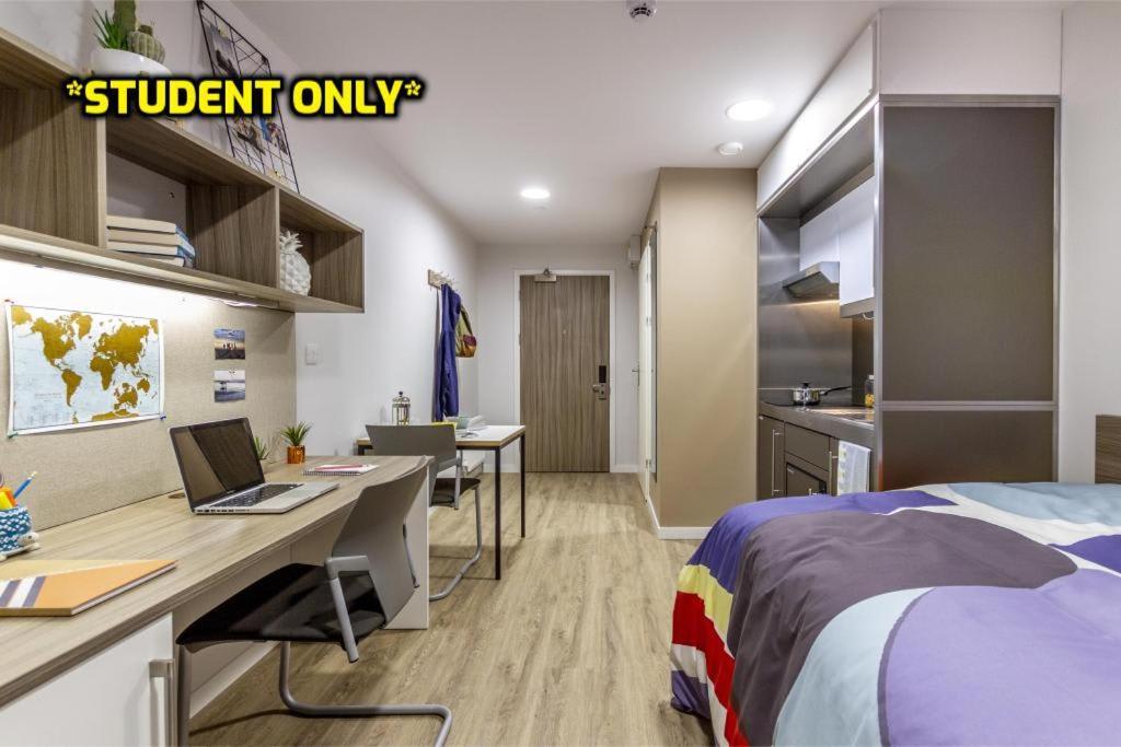 Student Only Zeni Studios In Brighton Екстериор снимка